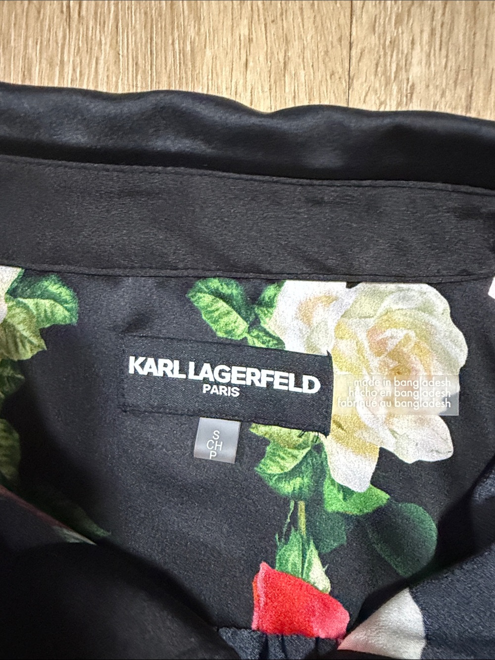 Karl Lagerfeld Floral Button-Front Women's Top in Black with Red & Pink Roses S - Picture 3 of 5